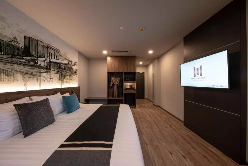 Manhattan Hotel Bangkok